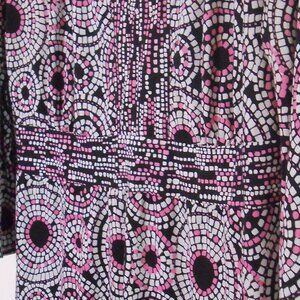 Blouse, pull over V-neck, Size 18/20 W, Pink and Black geometric design